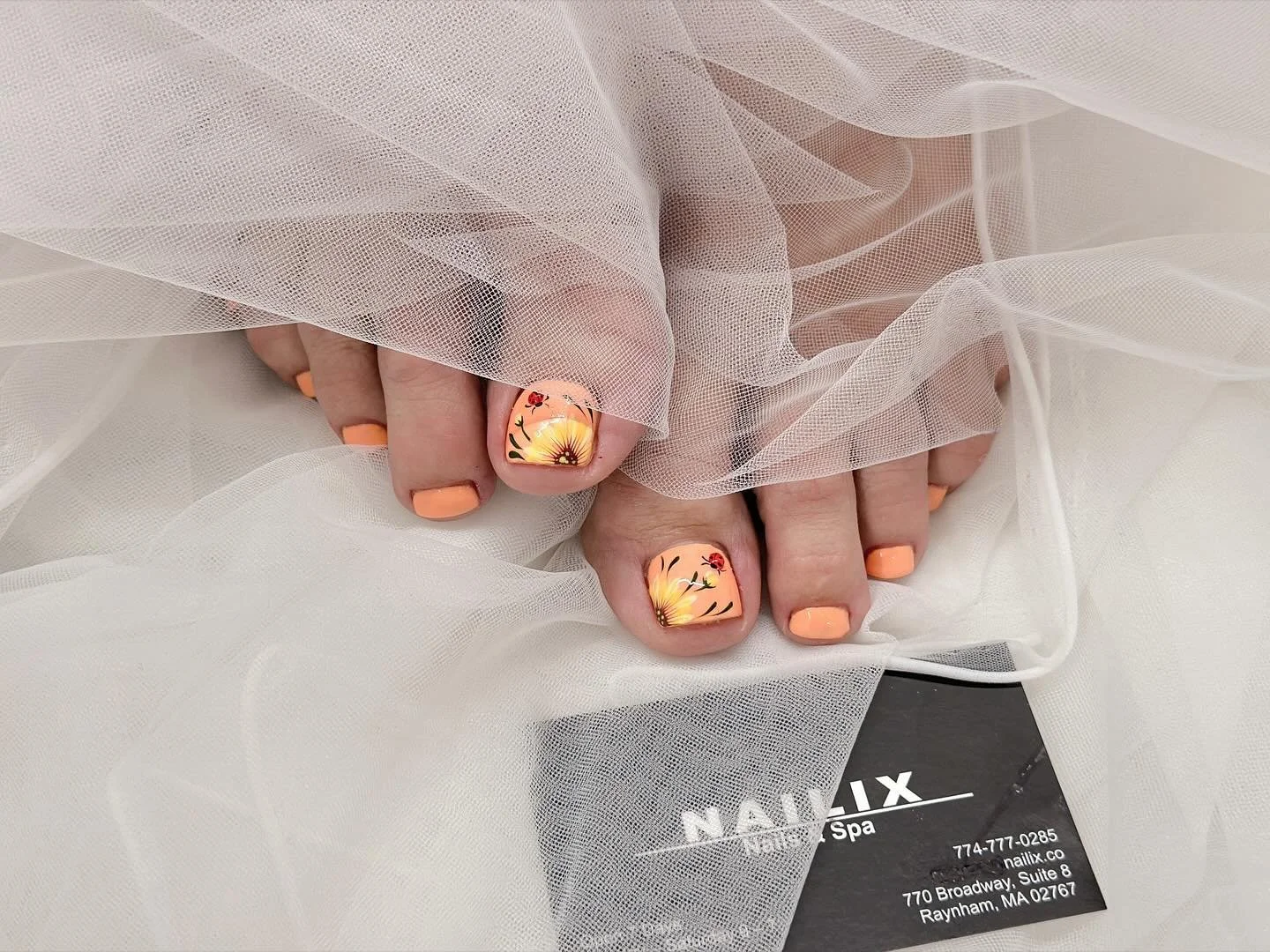 Ready to put a little sunshine in your step? 🌻Adorable sunflower toenails for a pop of joy 
👉 👉Treat yourself to 10% OFF any nail APPOINTMENT 🌱🥰
📍770 Broadway, Raynham, MA 02767
📞774-777-0285
🌐https://www.nailix.co/
#Nailix #raynham #taunton 