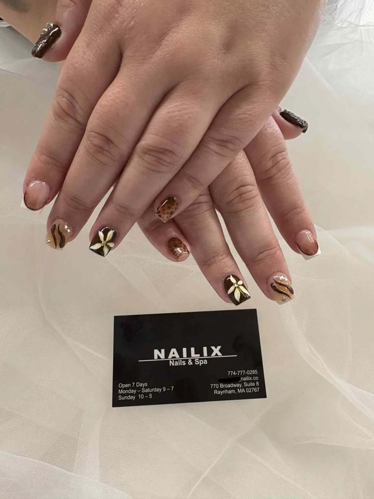 Add a little warmth to your look with our fall nails designs 🍂🍂
👉🏻👉🏻10% OFF for appointment 
📍770 Broadway, Raynham, MA 02767
📞774-777-0285
🌐https://www.nailix.co/