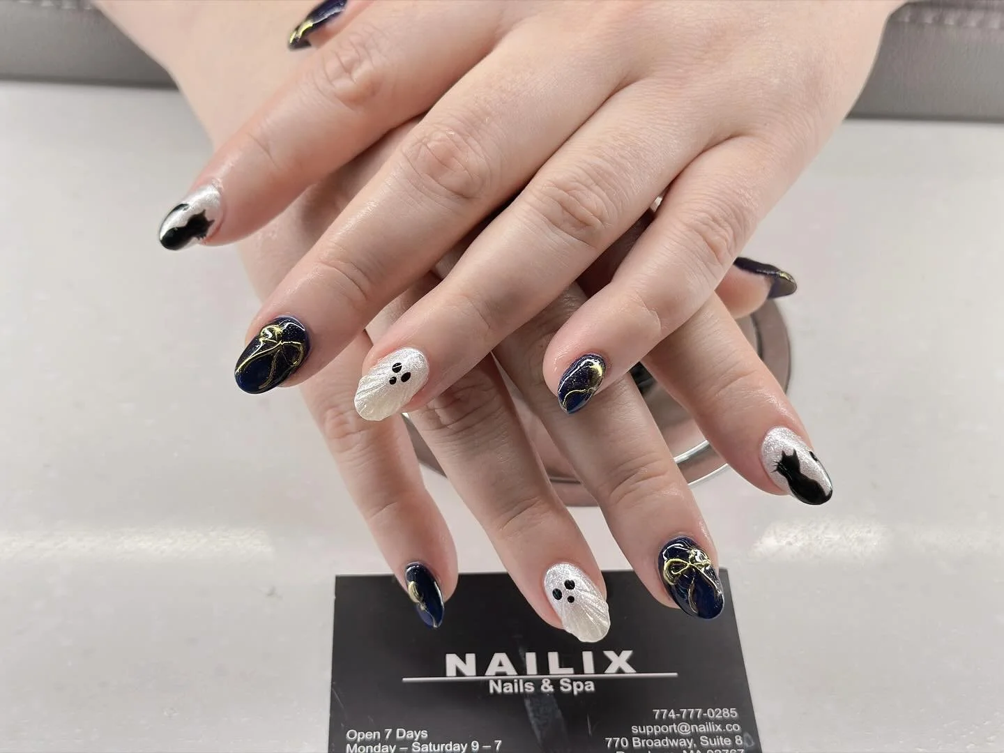 Trick or treat Yo&rsquo; Nails! 👻 we &lsquo;ve got  the designs that will make your costume complete 🎃