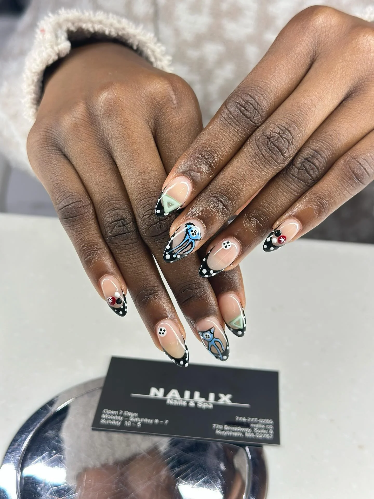 Screaming for a manicure? Our hauntingly good Halloween nails designs are calling 🦇🧌