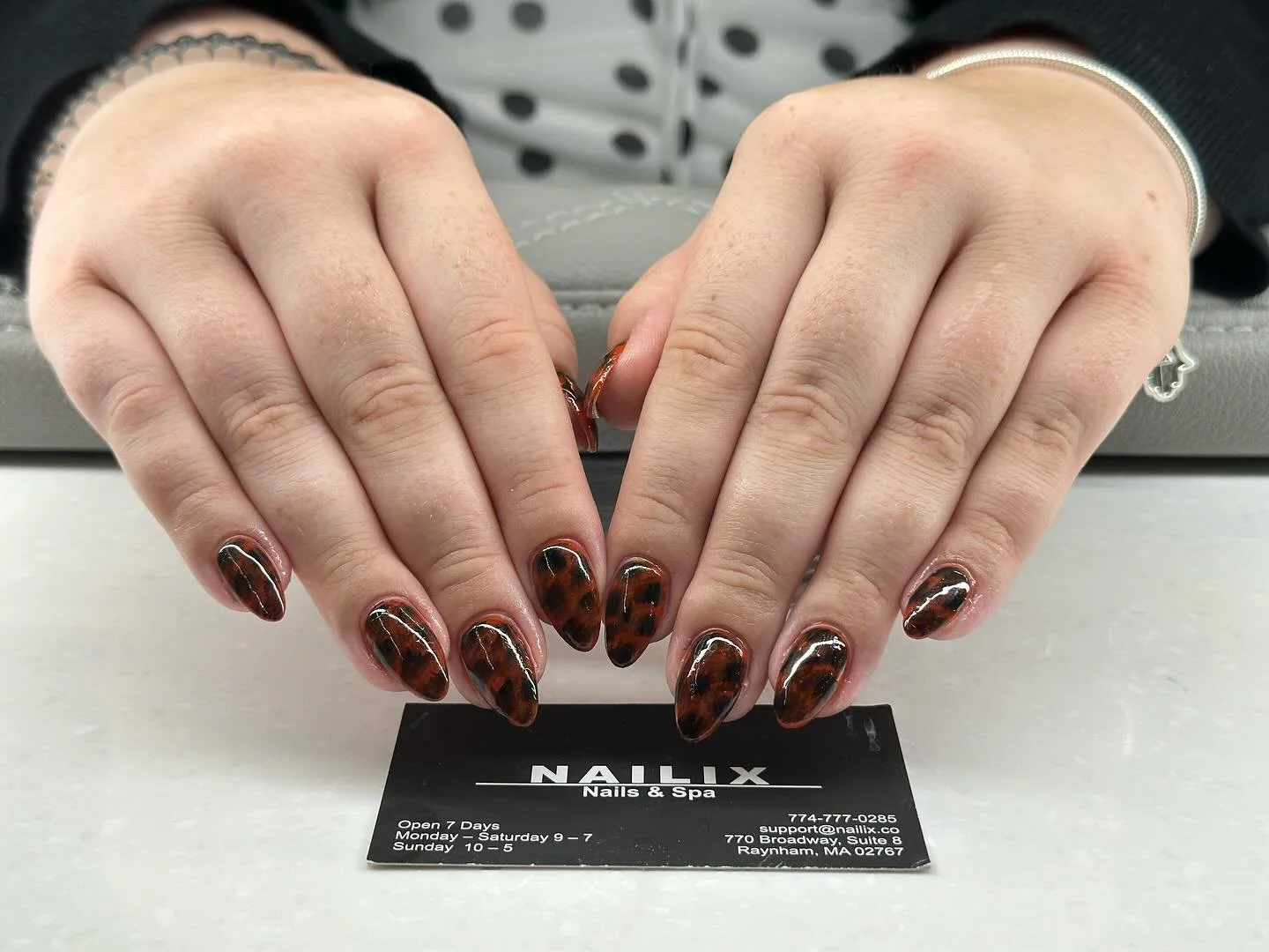 Elevate your autumnal aesthetic. These &ldquo; Tortoise&rdquo; nails are the main event. 🍁🍂