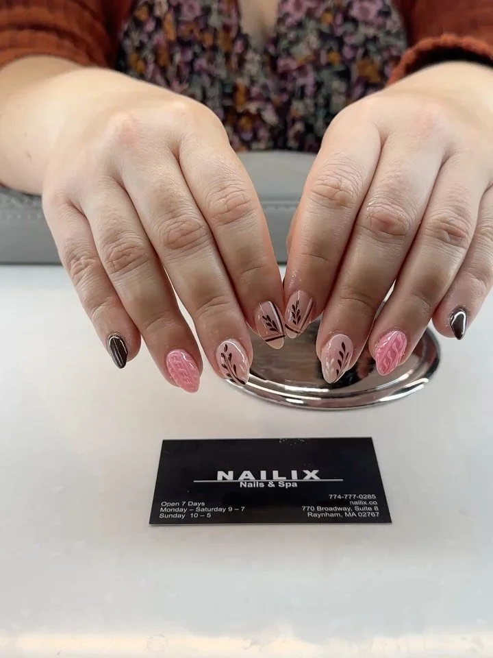 Sweater weather,gorgeous nails. Our fall collection features the most stunning shades of the season 🍁🍂🍄&zwj;🟫🍄