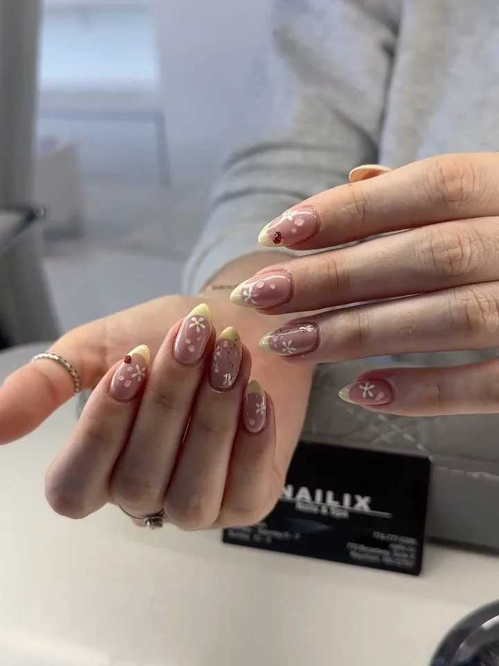 Let your style blossom from the fingertips down 🐞🌸🐝🐌