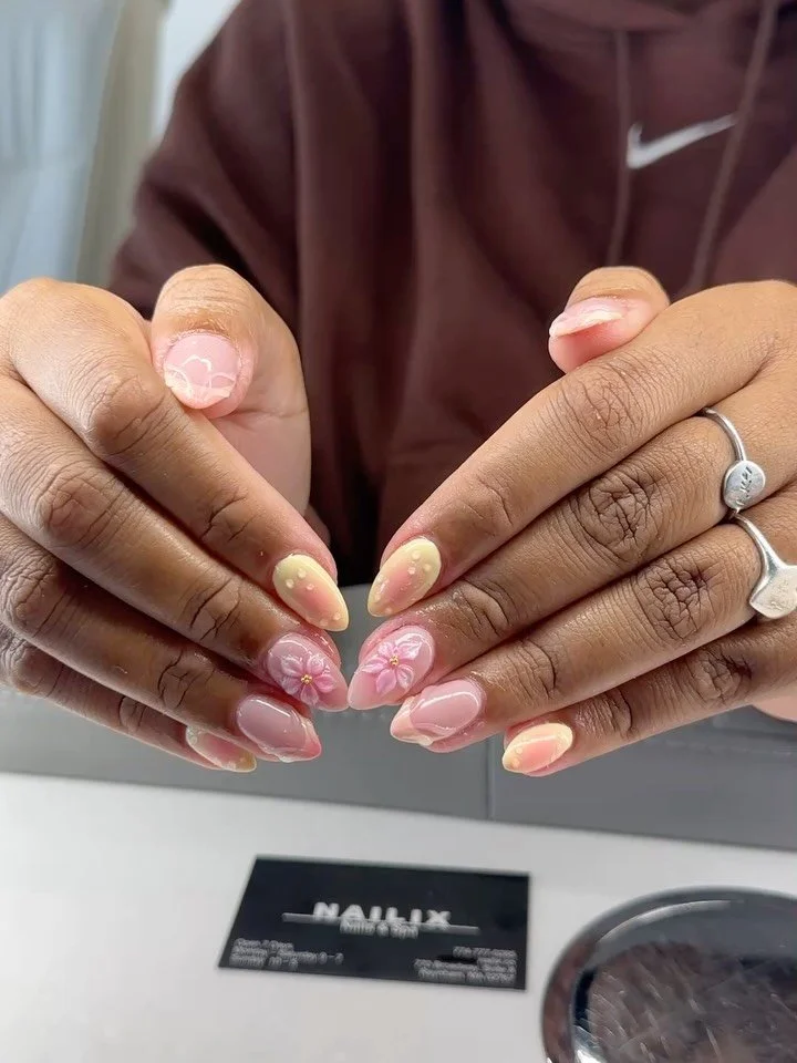 🌸 Loving this gorgeous blend of soft peach tones, 3D petals, and fresh dewdrop accents. Ready for your own custom art?