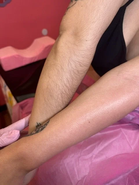 Arm wax with Deisy 