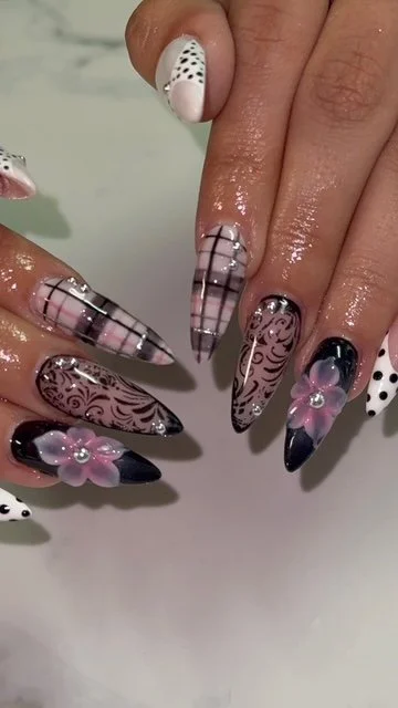 Acrylic bling nails with Karol 