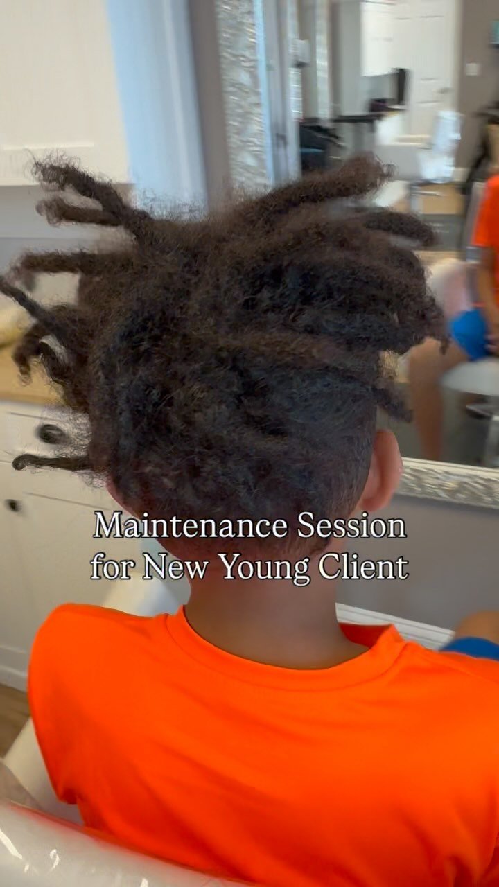 Maintenance Sesh for New Young Client.🤙🏽🦁
#locjourney #travelingloctician #loctician #locs #crochetlocs #locstyles #starterlocs #dreadhead #dreadlocks