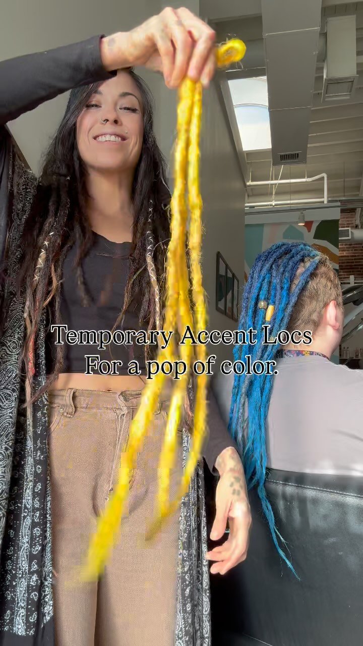 Temporary Accent Locs For a Pop of Color.💛🦋💛
#locjourney #travelingloctician #crochetlocs #locextensions #locartist #loctician