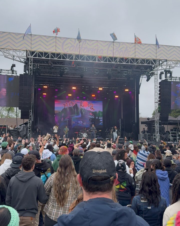 I’m still feeling so grateful from this past weekend at @calirootsfest in Monterey, California. A heartfelt thank you to my brother @mikelovemusic for inviting us and creating such an unforgettable experience. Your kindness means the world to u