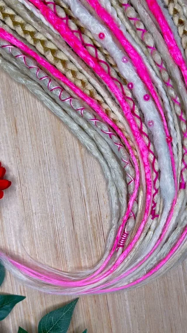 Temporary Loc’s.💕💓🩷
#travelingloctician #locjourney #loctician #locs #locartist #dreadheadnation #crochetlocs #locartist #fauxlocs #dreadlocks #loclife #locextensions #temporarylocs