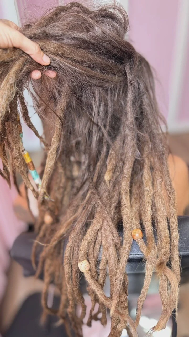 Revitalize & Restore.☀️💓🌞
#travelingloctician #locjourney #loctician #locs #dreadheadnation #crochetlocs #locartist #locstyles #starterlocs #dreadlockservices #dreadlockmaintenance #dreadlocks #locrepair