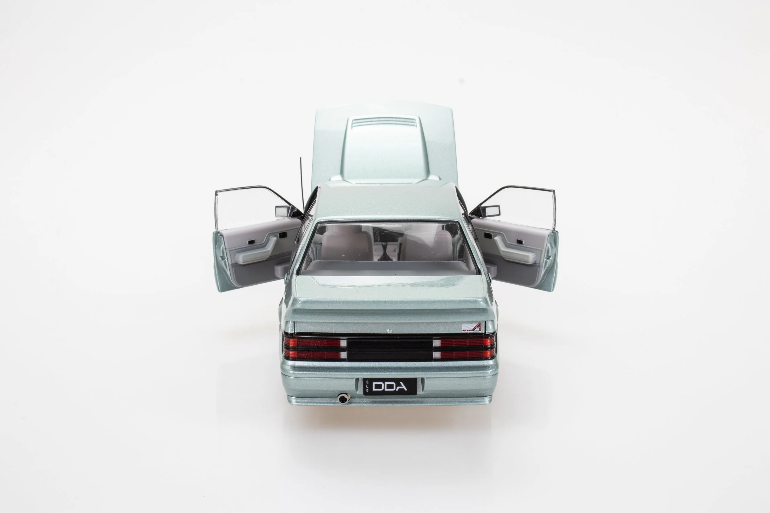 1:24 HSV VL Walkinshaw model car in Panorama Silver – DDA Collectables