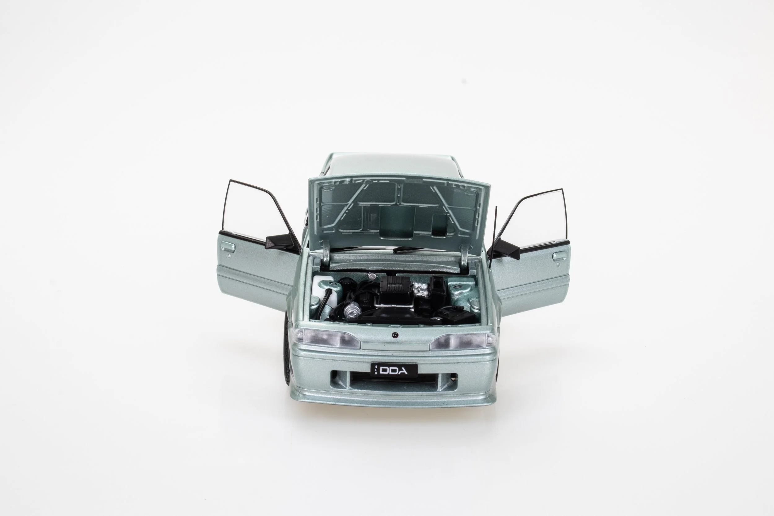 Standard Walkinshaw-10.jpg