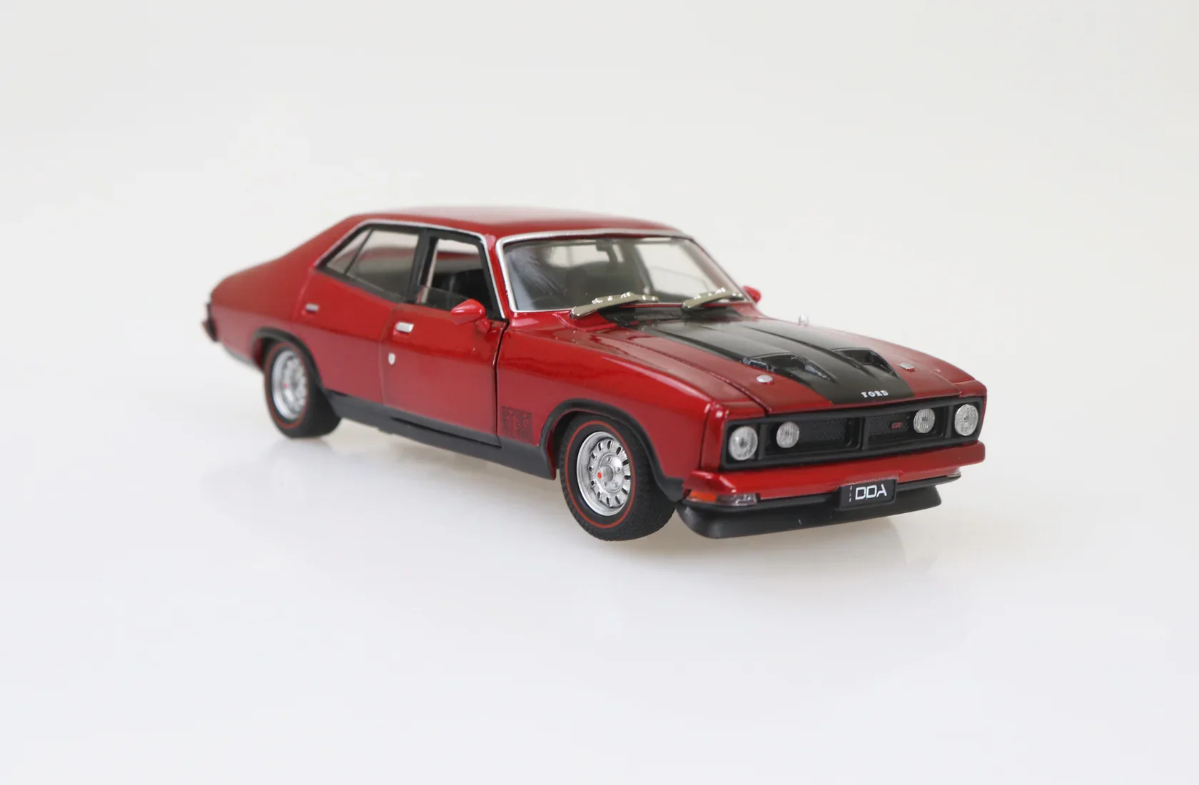 DDA 1:32 Ford XB GT 4-Door Sedan – Red Aussie Muscle Diecast Model