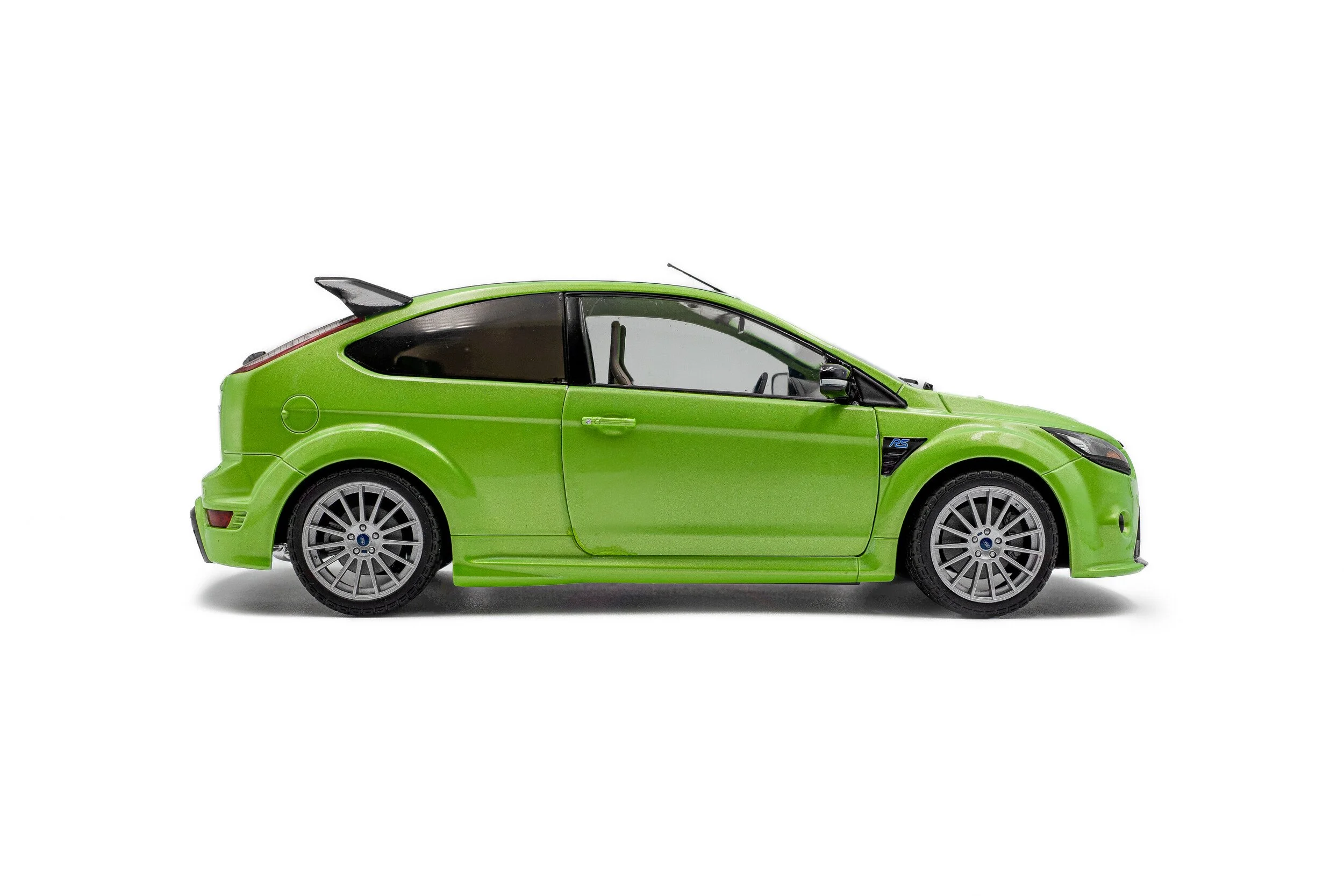 s1813101-ford-focus-rs-mk2-ultimate-green-metallic-2009-05.jpg