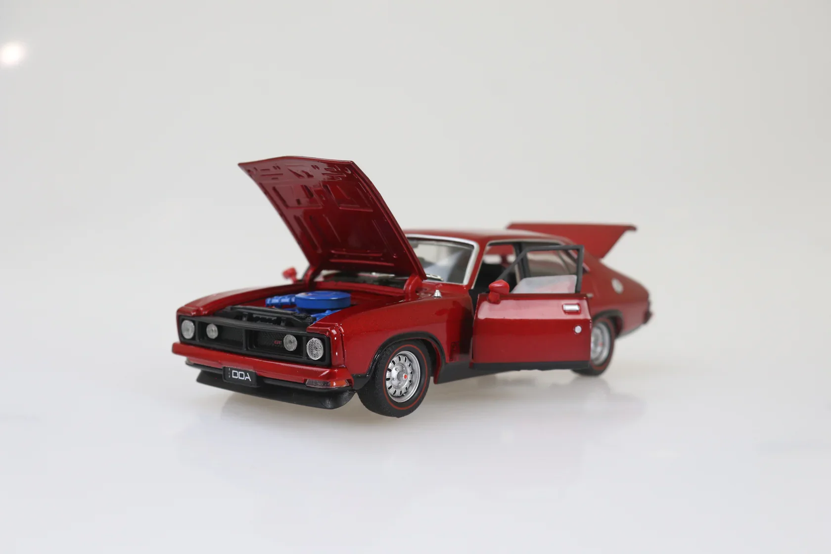 DDA 1:32 Ford XB GT 4-Door Sedan – Red Aussie Muscle Diecast Model