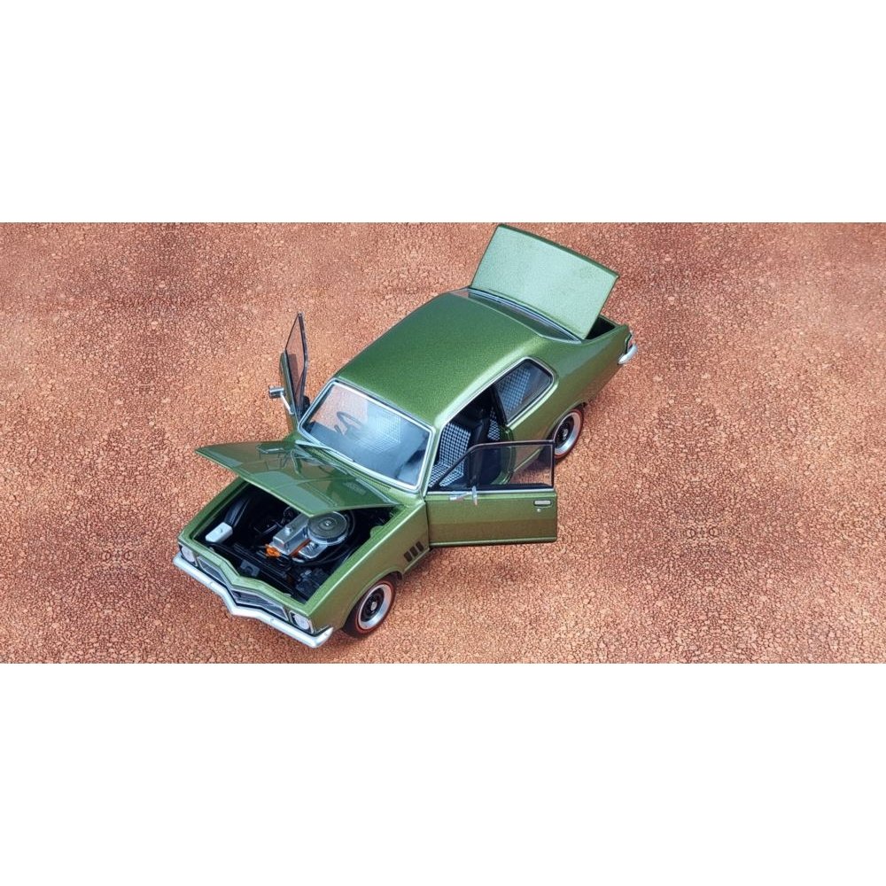 1:24 scale Holden LJ Torana 50th Anniversary Twin Set – green GTR and gold XU‑1 models with opening bonnet, doors and boot