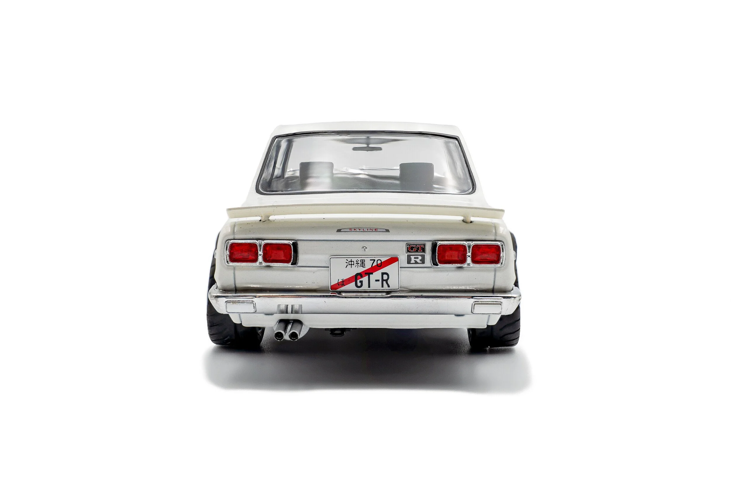 s1813001-nissan-skyline-c10-hakosuka-solido-works-pearl-white-1970-03.jpg