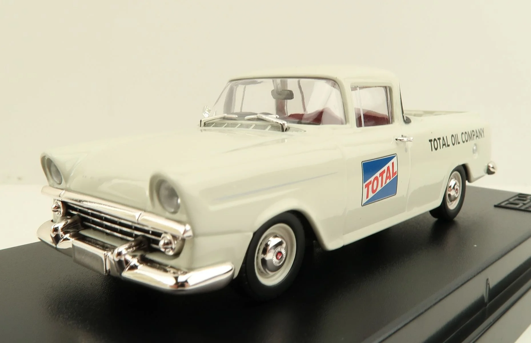 1960 Holden FB Ute Diecast 1:43 – Total Oil Company Livery by DDA Collectibles
