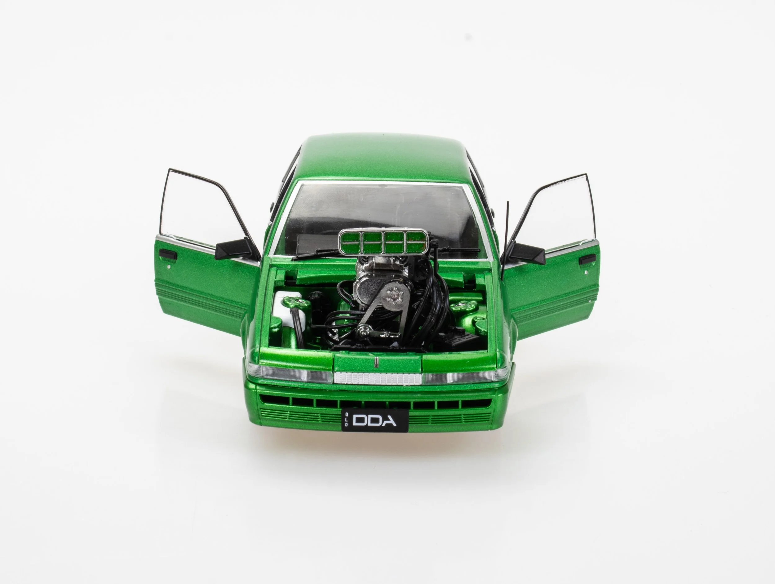 1:24 Holden VL Calais model car – Supercharged Osiris Green – DDA Collectables