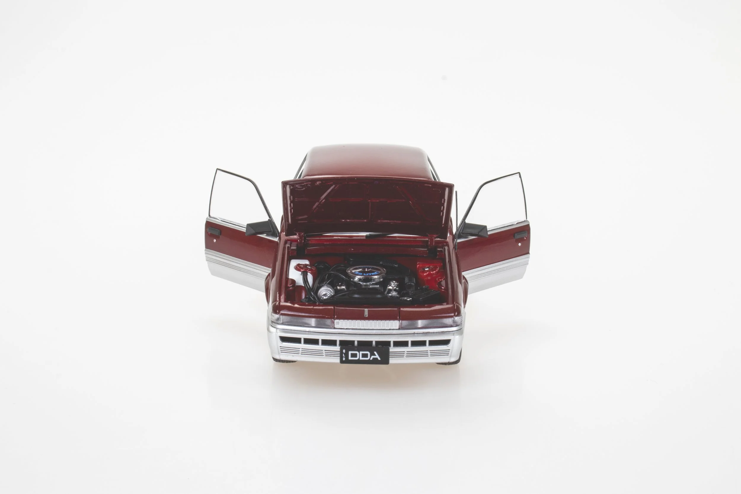 1:24 Holden VL Calais model car – Red & Silver two-tone – DDA Collectables
