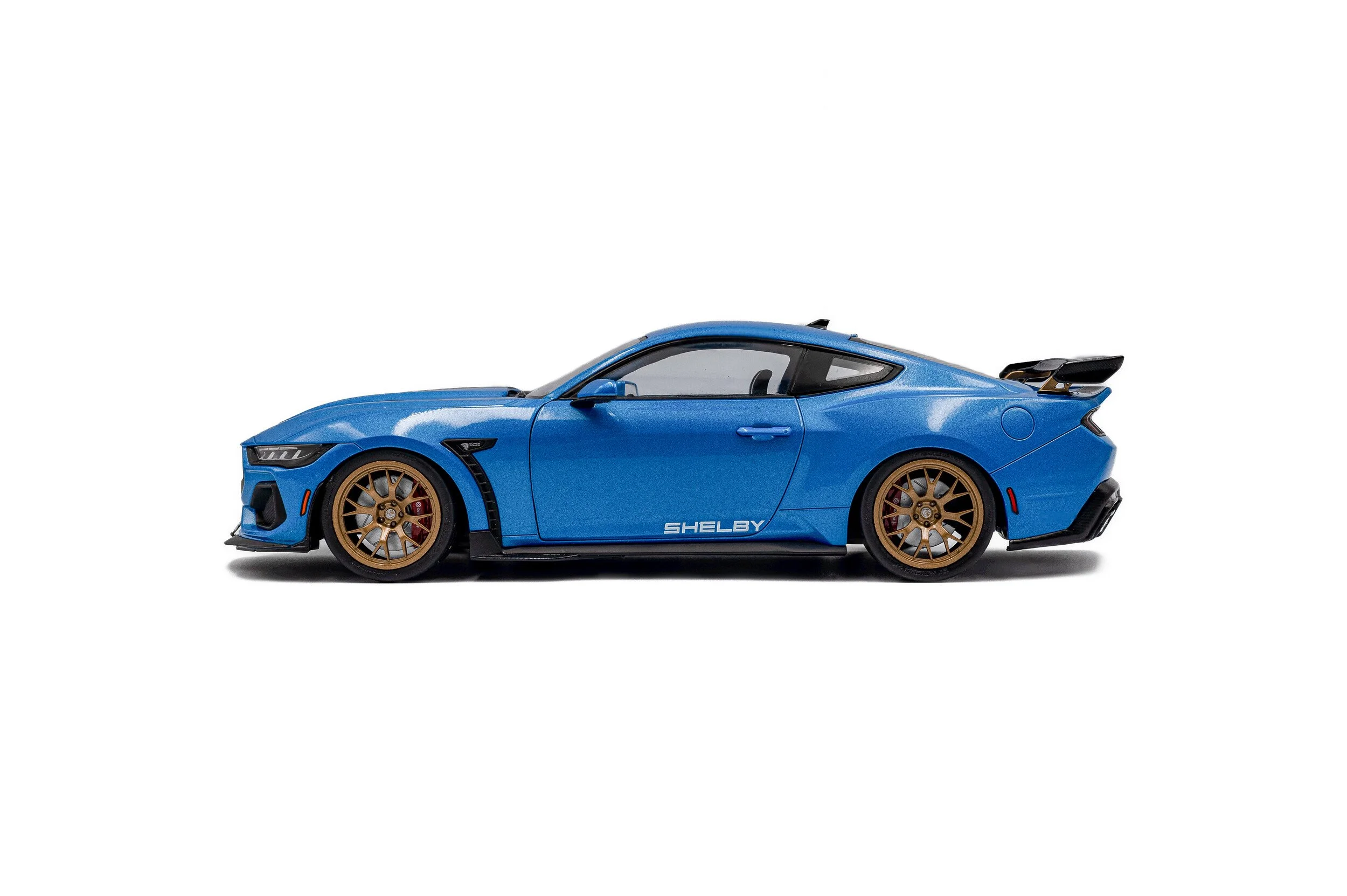s1813802-shelby-mustang-super-snake-grabber-blue-metallic-2025-02.jpg