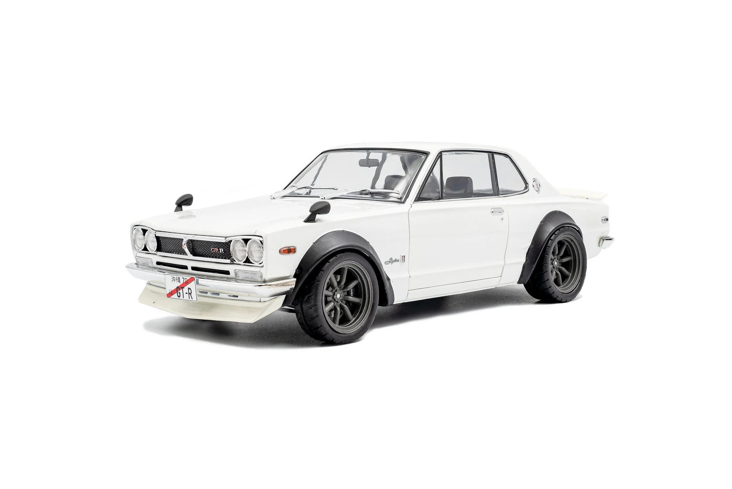 Nissan Skyline C10 Hakosuka 1970 White – Solido 1:18 Diecast Model