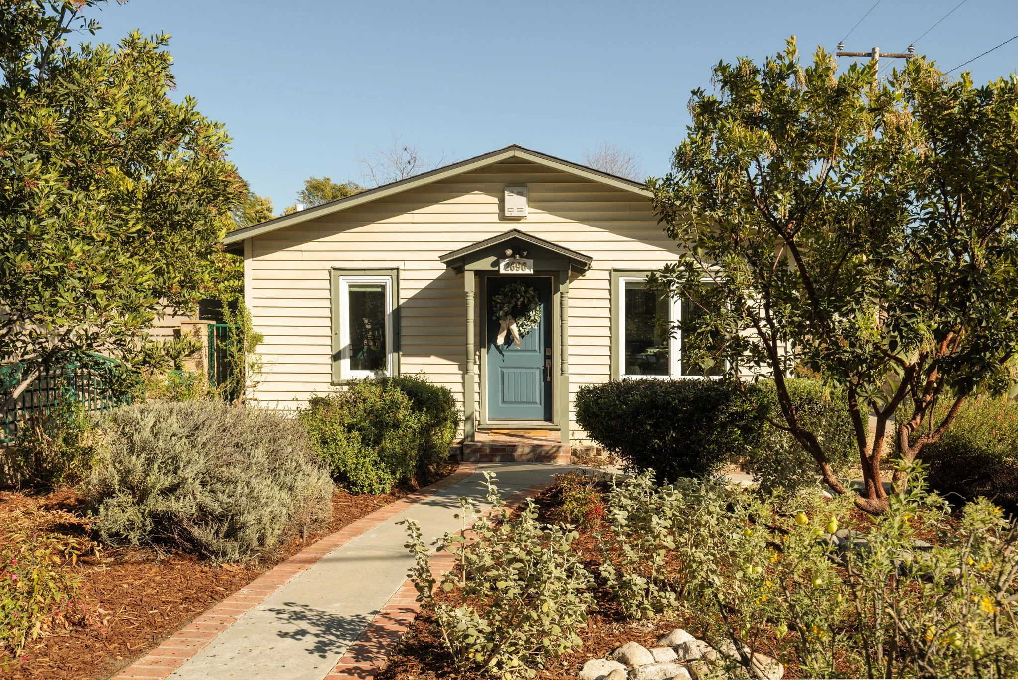 2-web-or-mls-2696 Casitas Ave by Pierre Galant-2.jpg