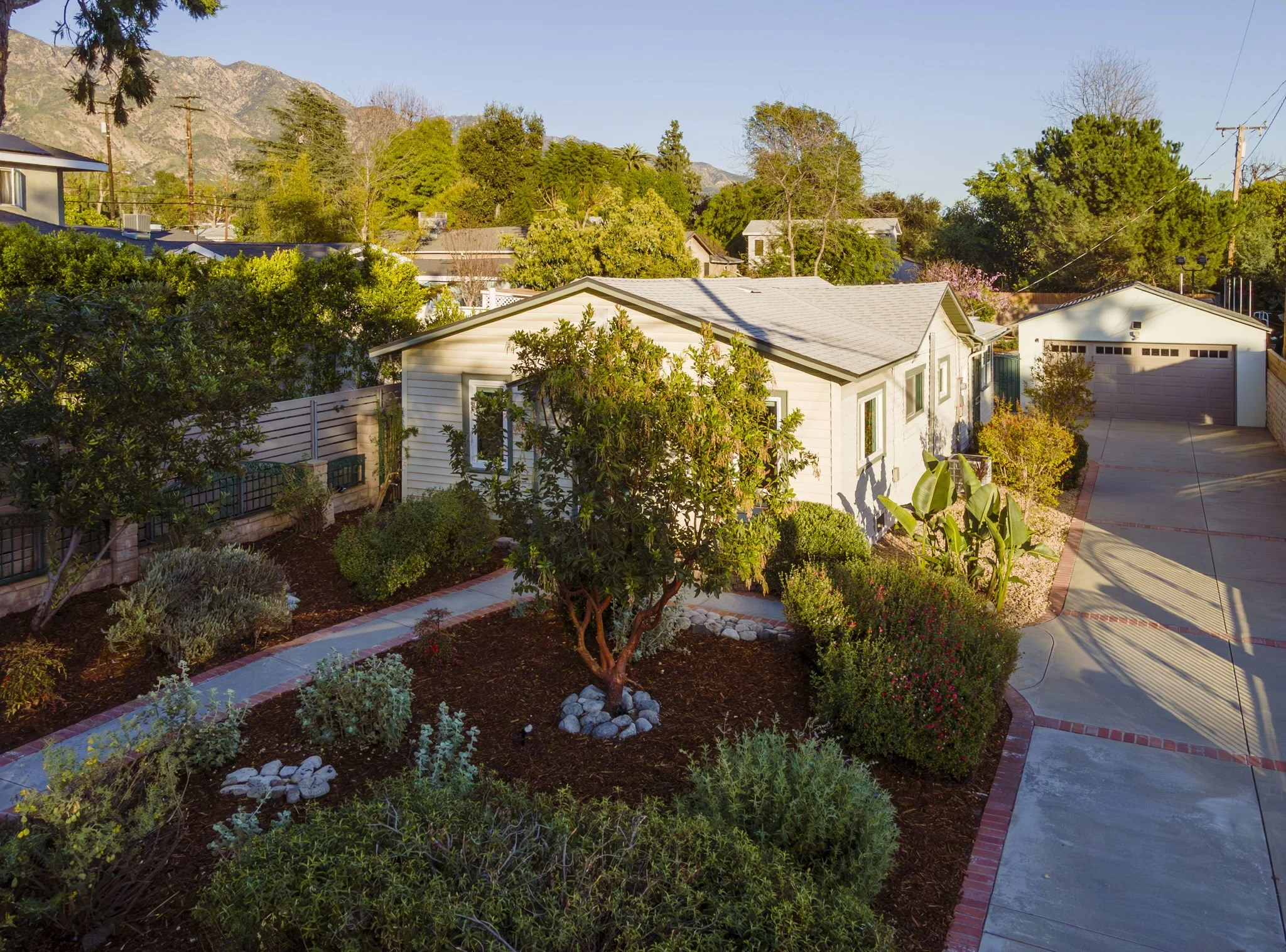 35-web-or-mls-2696 Casitas Ave by Pierre Galant-35.jpg