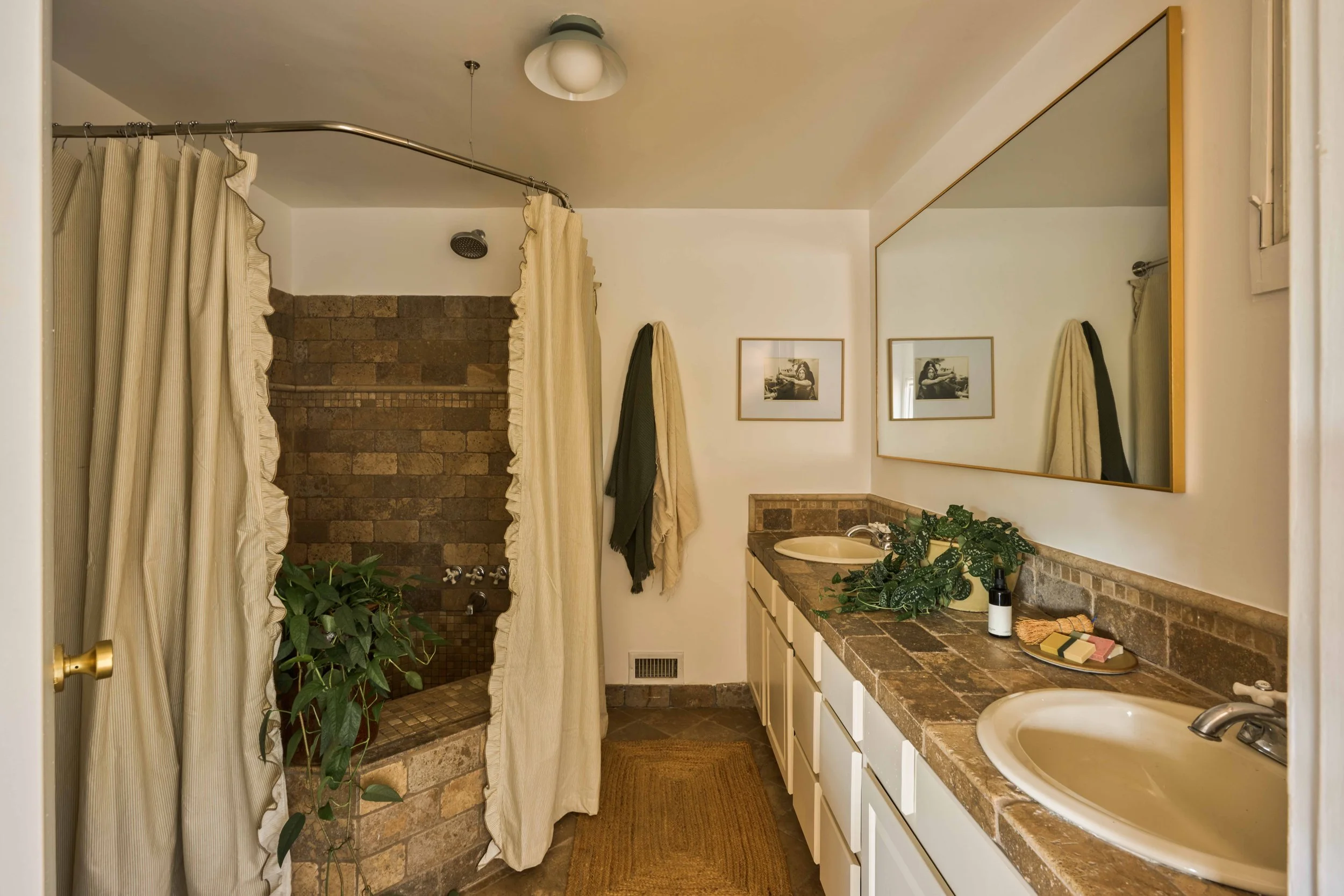 23 - Copy of Sam Arneson Home_Woodstock Rd1082_V1.JPG