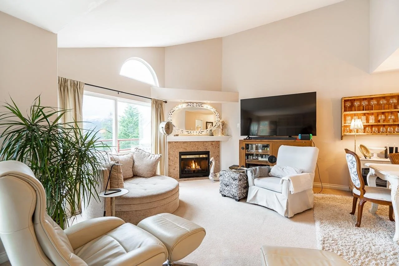 70-Shoreline-Circle-College-Park-Townhome-Port-Moody-Carolyn-Pogue-Top-Port-Moody-Real-Estate-Agent-4.jpeg
