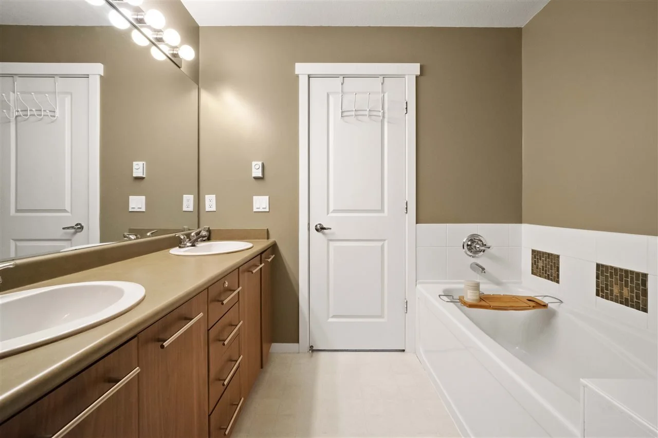 5-100-Klahanie-Drive-Port-Moody-Townhome-Carolyn-Pogue-Top-Port-Moody-Real-Estate-Agent-16.jpeg
