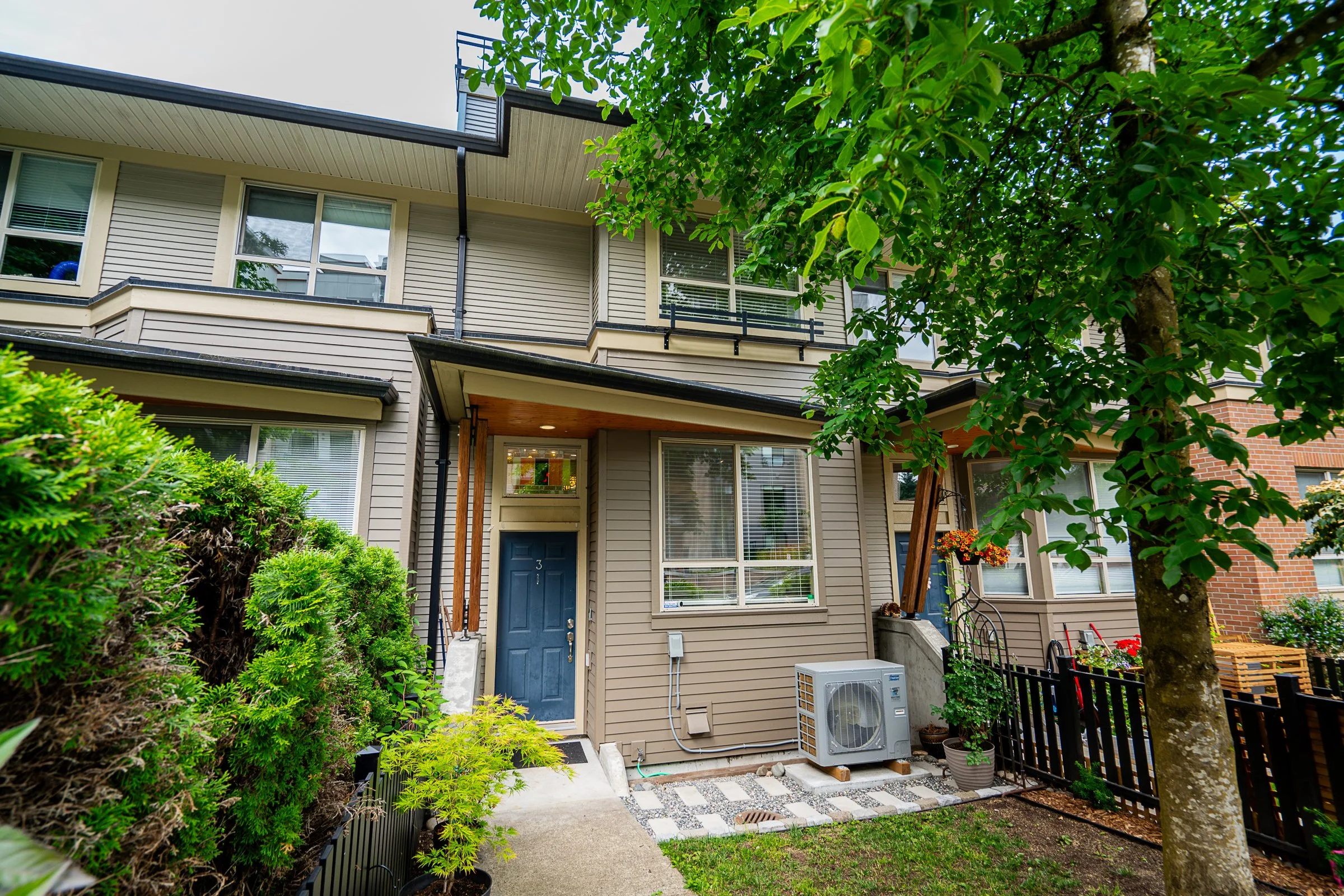 3-100-Klahanie-Drive-Port-Moody-Carolyn-Pogue-Best-Port-Moody-Real-Estate-Agent-in-Klahanie-3.jpg