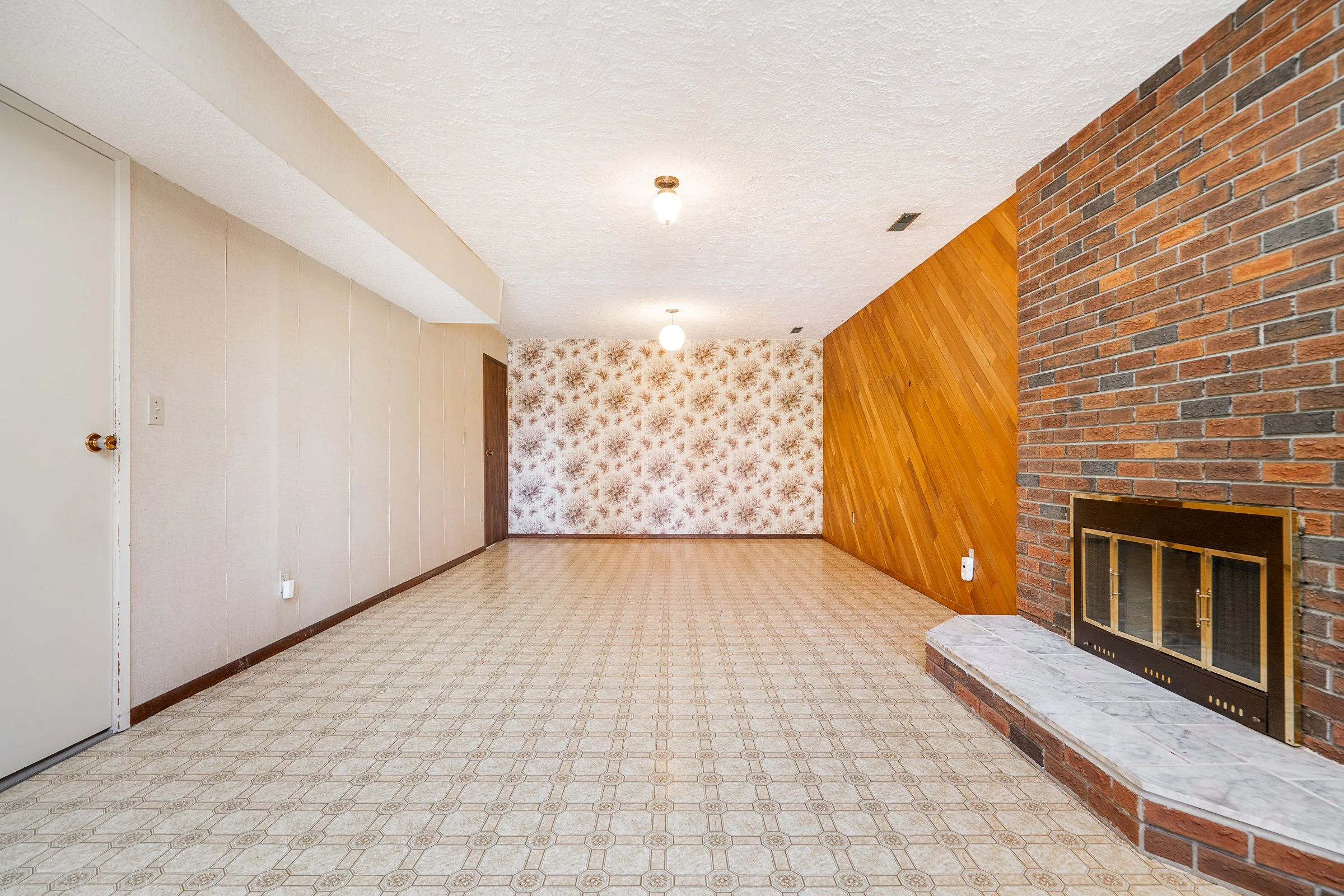 5-Tuxedo-Place-Port-Moody-Carolyn-Pogue-Best-Port-Moody-Real-Estate-Agent-29.jpg