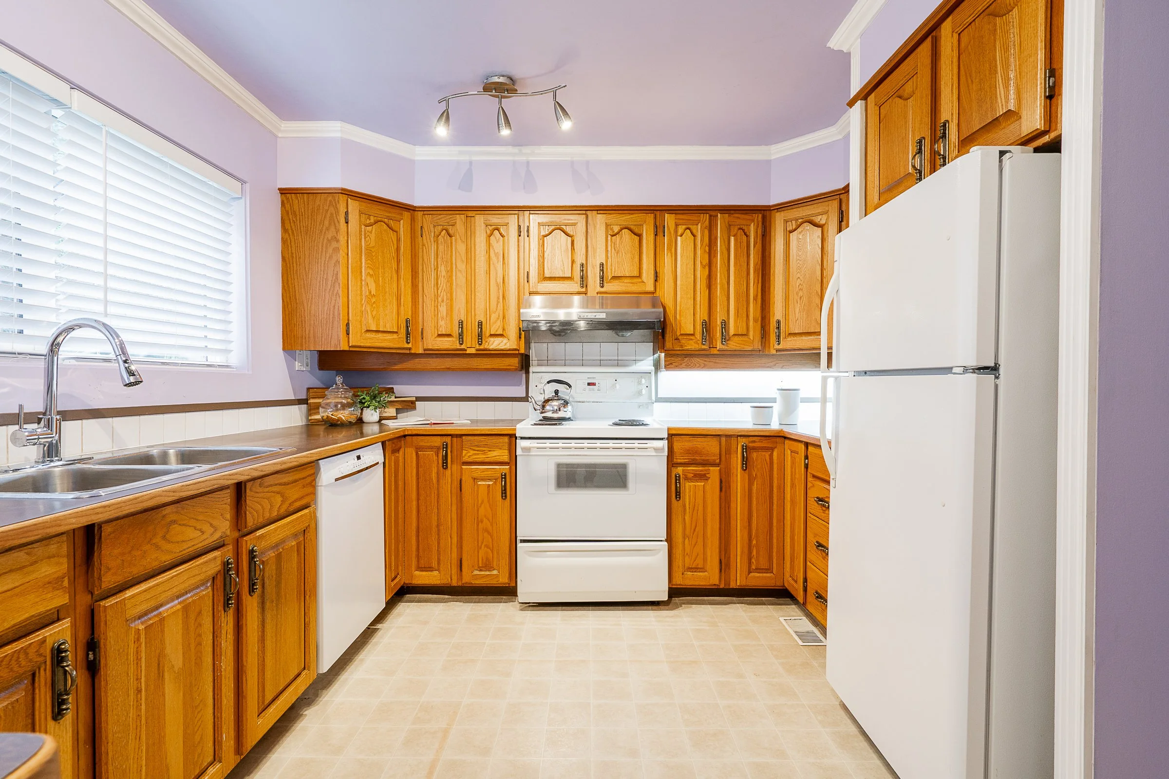 1057-Cecile-Drive-College-Park-Port Moody-Carolyn-Pogue-Port-Moody-Real-Estate-Agent-15.jpg