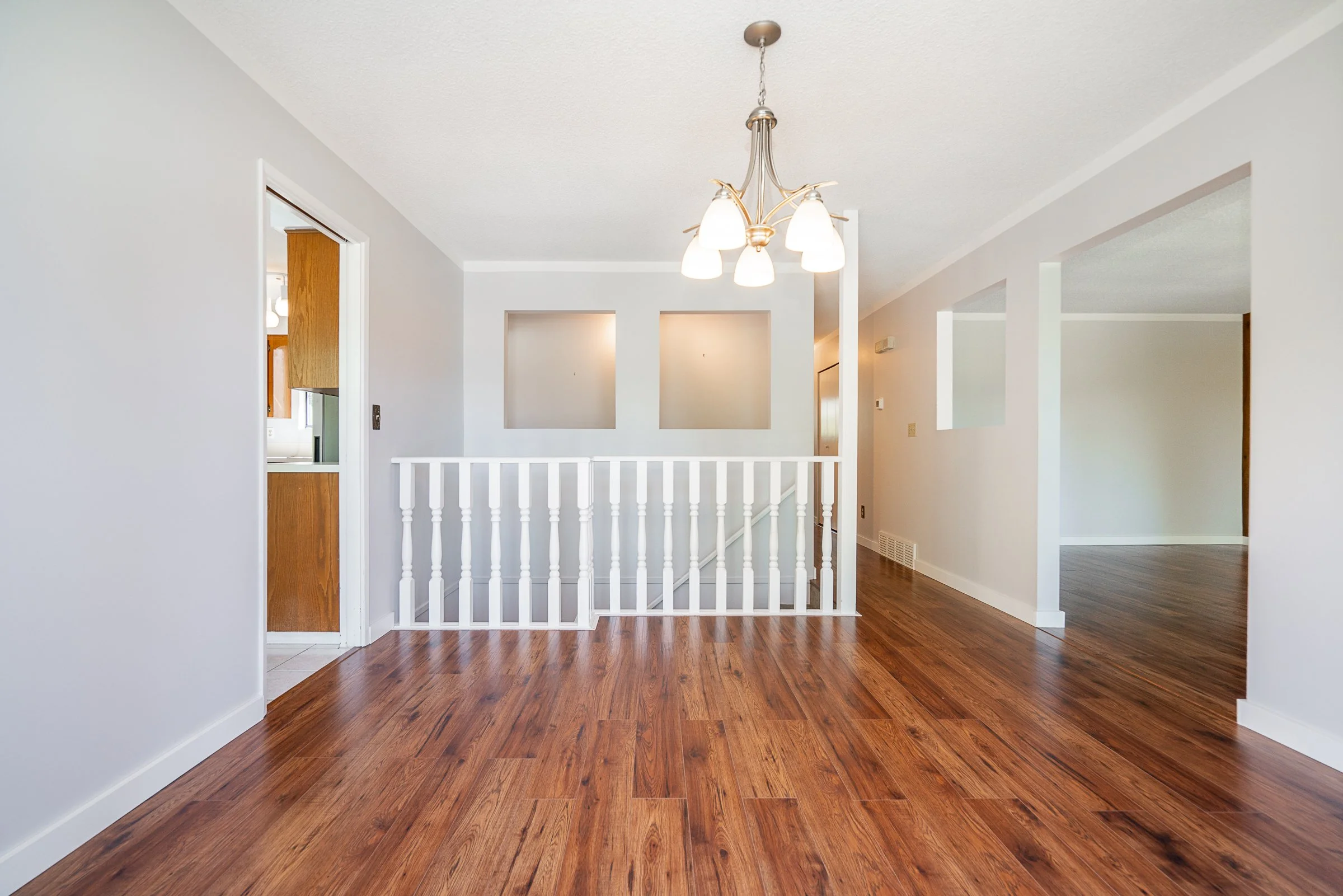 5-Tuxedo-Place-Port-Moody-Carolyn-Pogue-Best-Port-Moody-Real-Estate-Agent-6.jpg