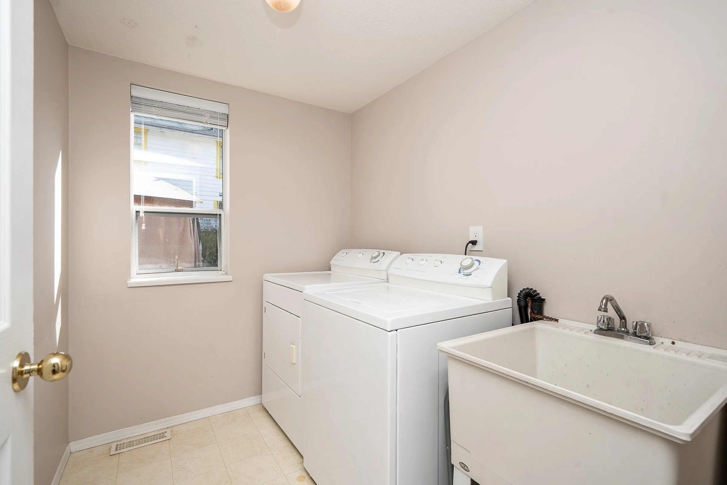 389-Metta-Street-Port-Moody-Carolyn-Pogue-Best-Port-Moody-Real-Estate-Agent-14.jpg