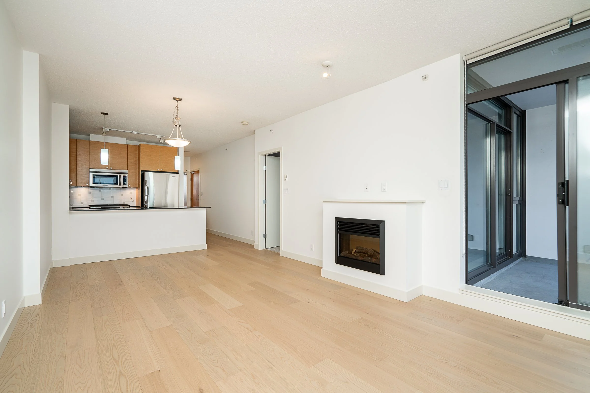 709-400-Capilano-Road-Suter-Brook-Village-Port-Moody-Carolyn-Pogue-Best-Port-Moody-Real-Estate-Agent-26.jpg