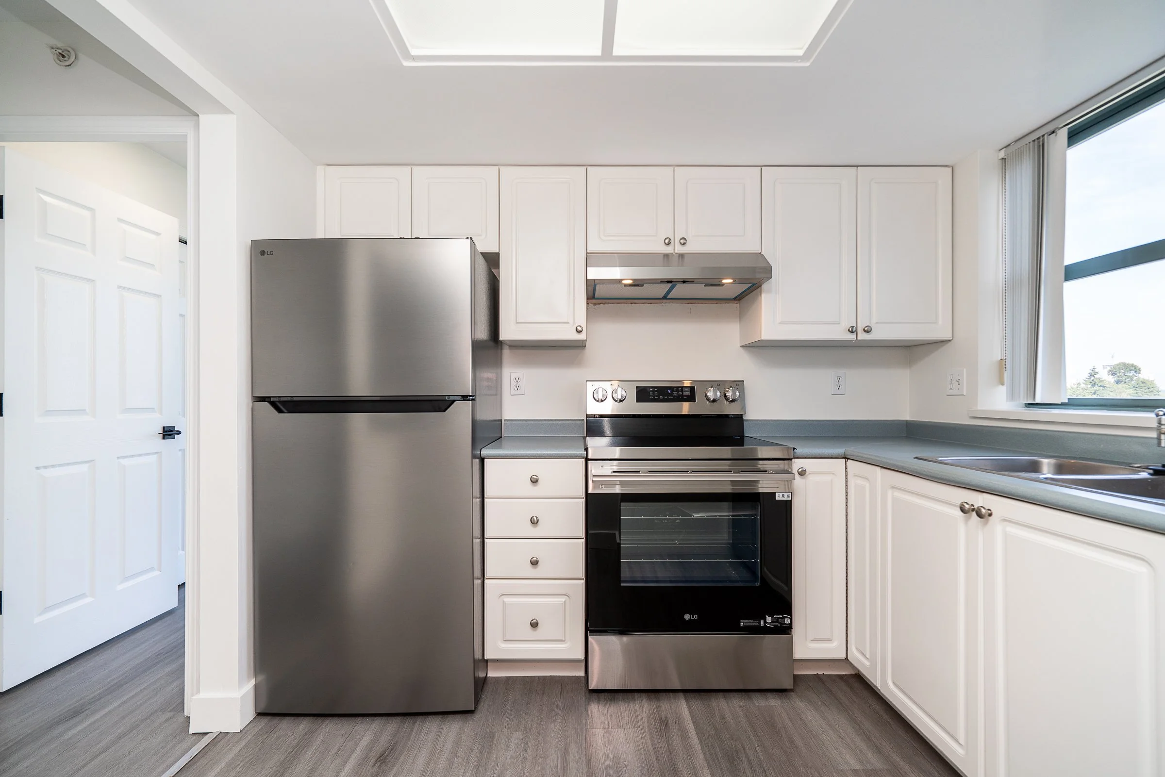 Newport-Village-Condo-1602-200-Newport-Drive-Port-Moody-Carolyn-Pogue-Best-Port-Moody-Real-Estate-Agent-5.jpg