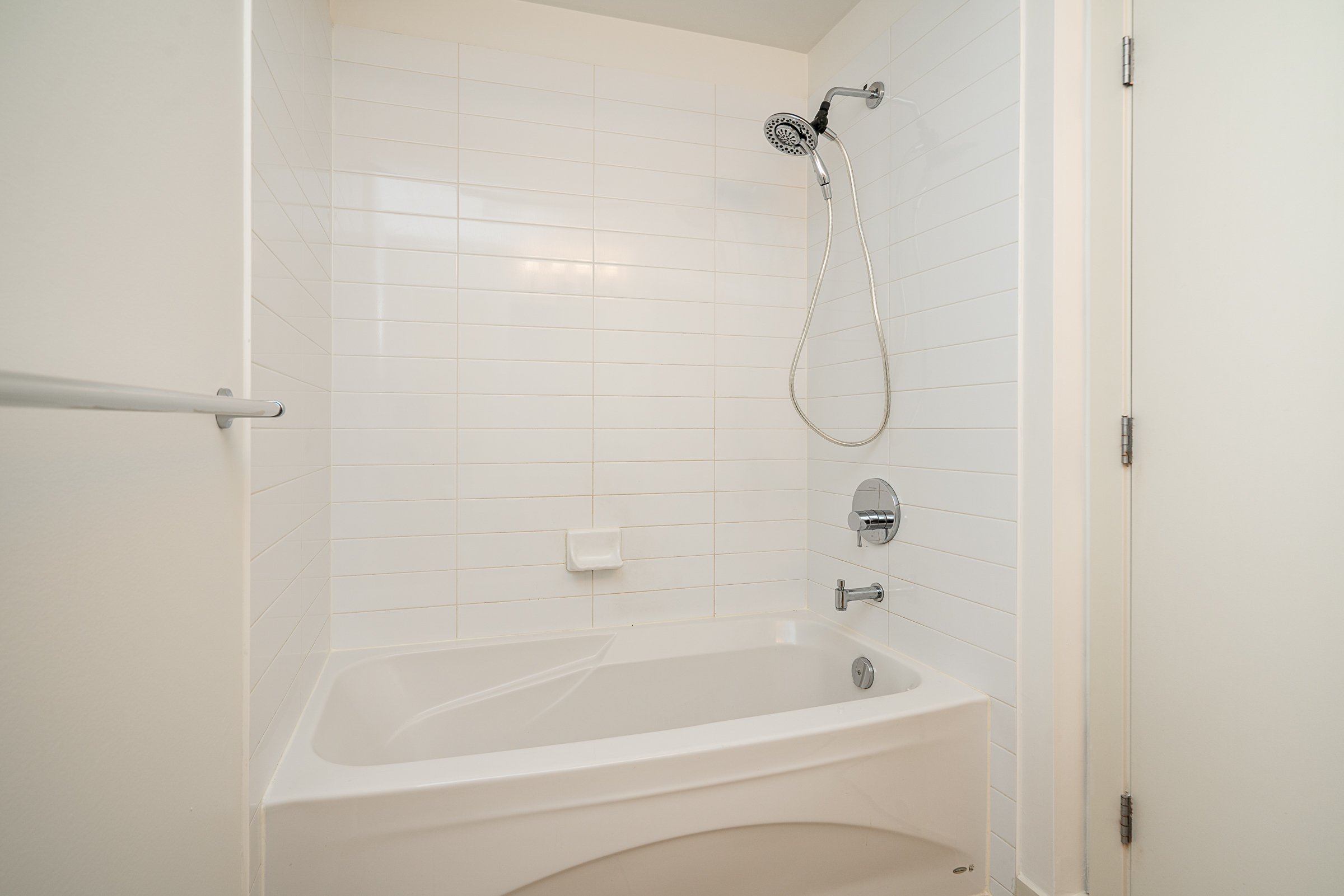 709-400-Capilano-Road-Suter-Brook-Village-Port-Moody-Carolyn-Pogue-Best-Port-Moody-Real-Estate-Agent-32.jpg