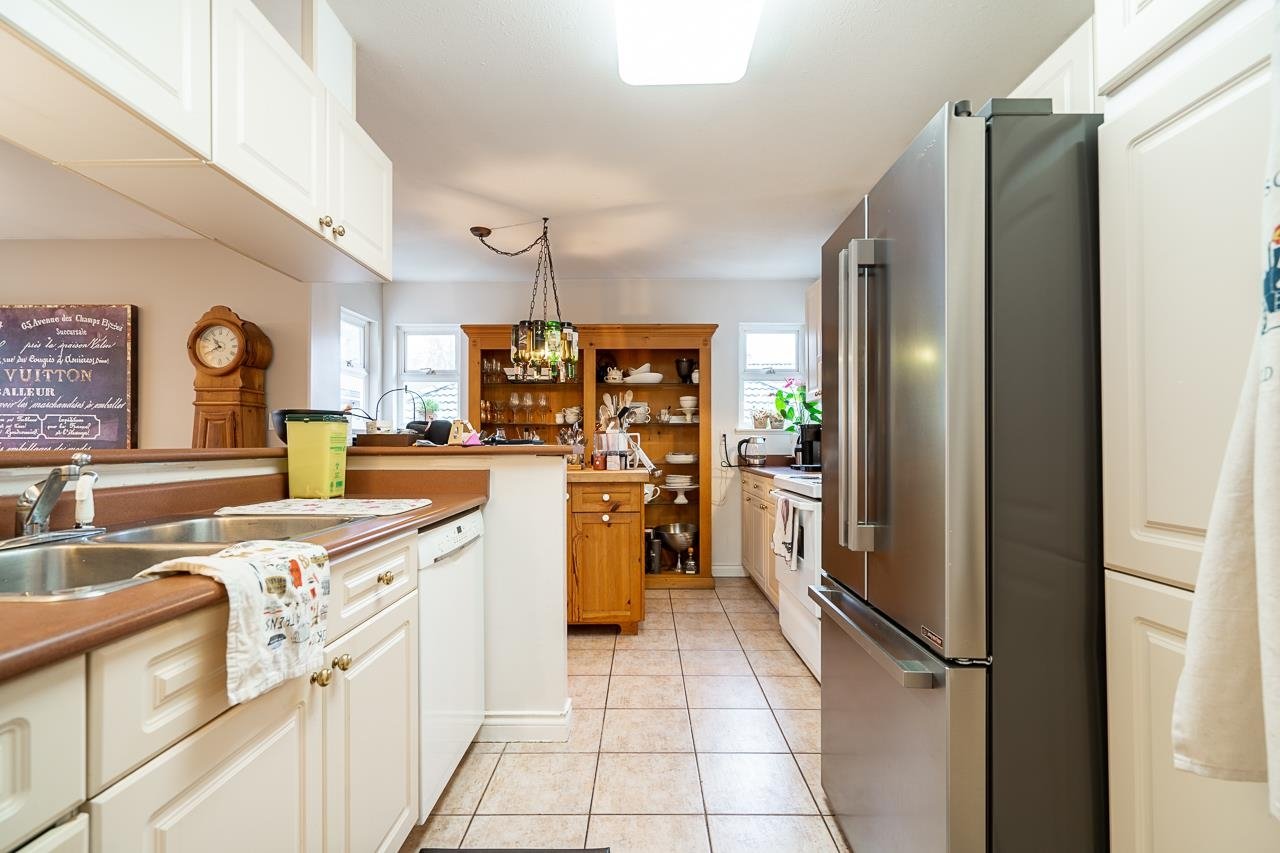 70-Shoreline-Circle-College-Park-Townhome-Port-Moody-Carolyn-Pogue-Top-Port-Moody-Real-Estate-Agent-13.jpeg