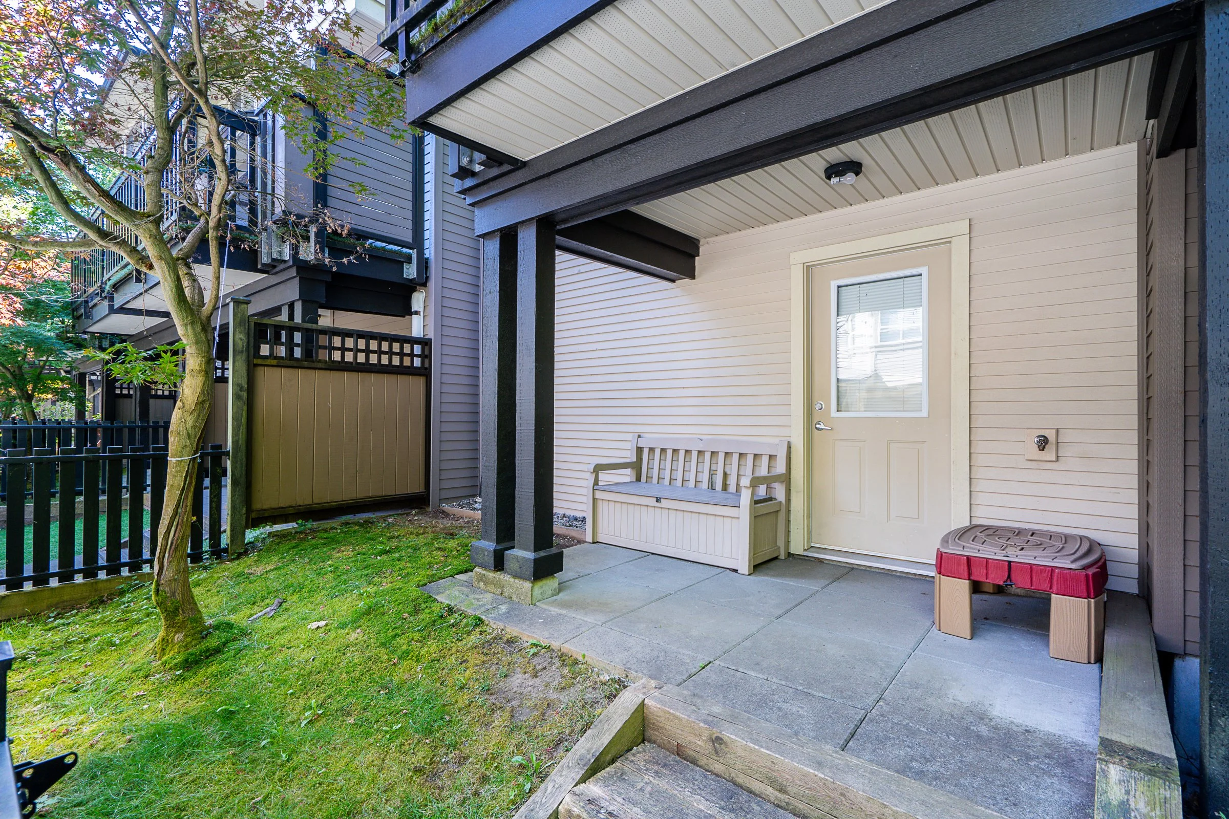 Klahanie-Townhome-For-Sale-17-100-Klahanie-Drive-Port-Moody-Carolyn-Pogue-Best-Port-Moody-Real-Estate-Agent-26.jpg
