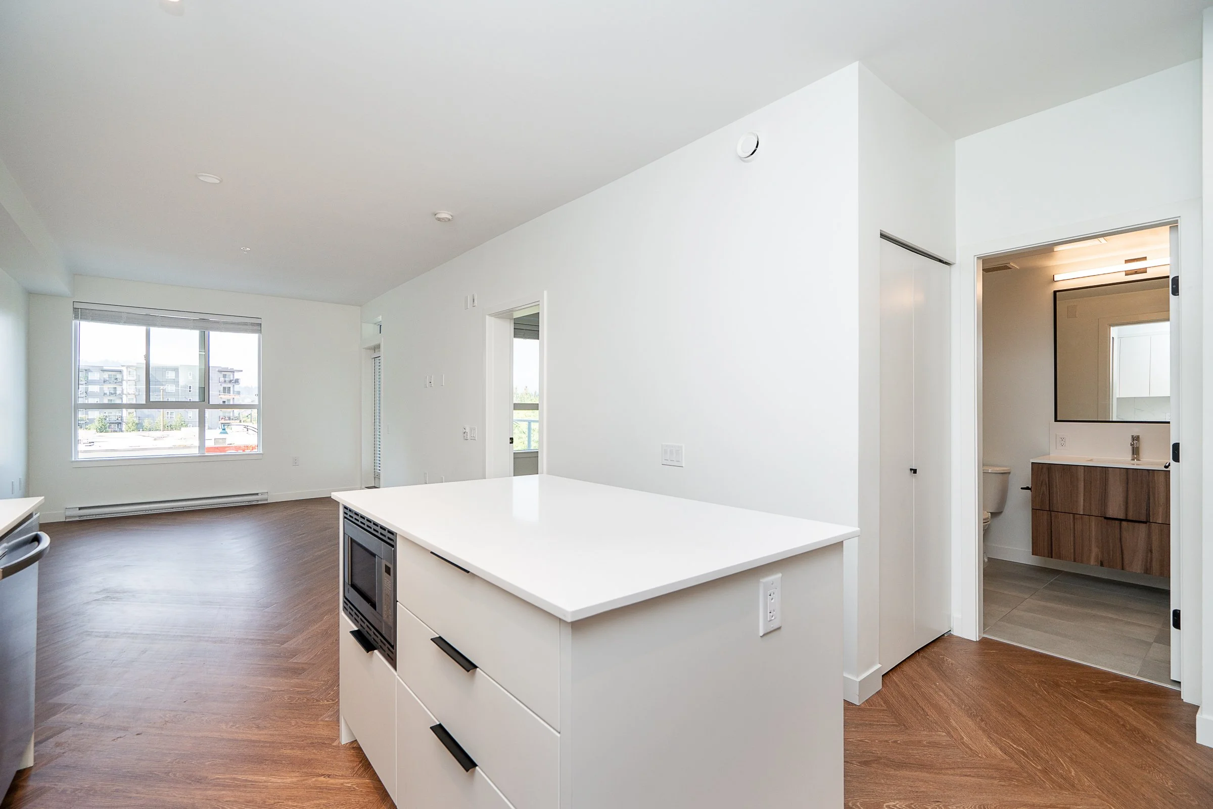Clyde-Port-Moody-Condo-Carolyn-Pogue-Best-Port-Moody-Realtor-307-3229-St-Johns-Street-4.jpg