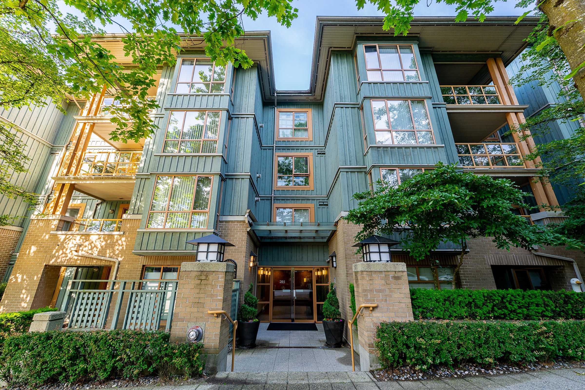 418 285 Newport Drive The Belcarra Port Moody Carolyn Pogue Best Port Moody Real Estate Agent