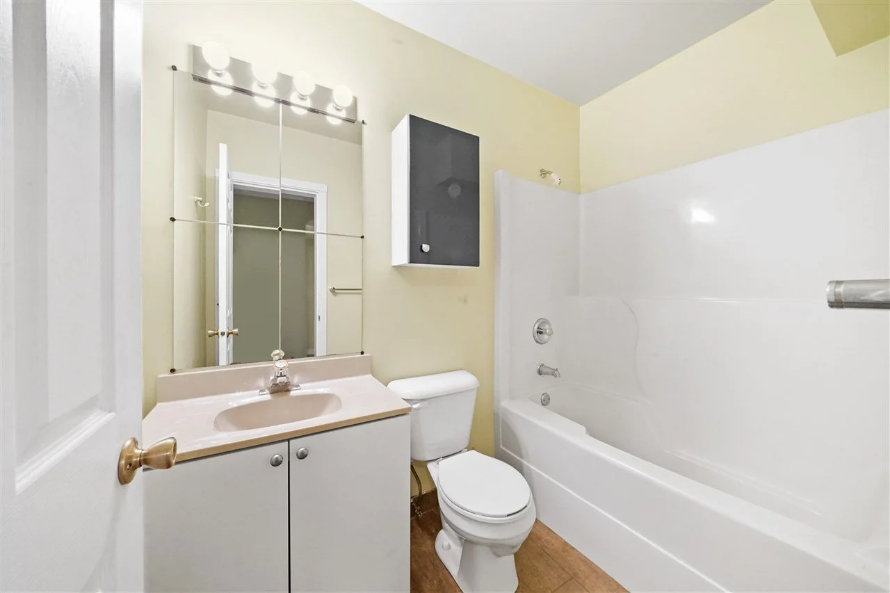 201-Princeton-Avenue-College-Park-Port-Moody-Carolyn-Pogue-Best-Port-Moody-Real-Estate-Agent-32.jpeg