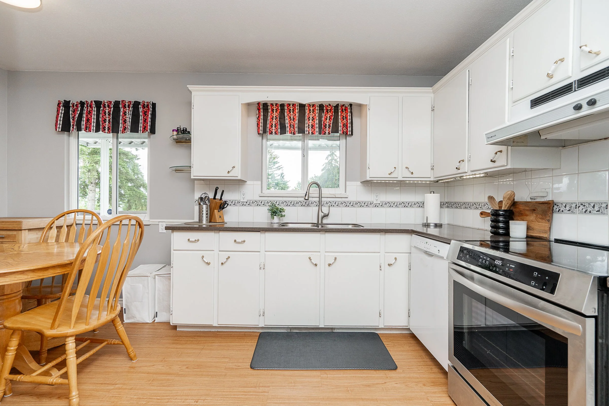 259-College-Park-Way-Port-Moody-Carolyn-Pogue-Best-College-Park-Port-Moody-Real-Estate-Agent-6.jpg