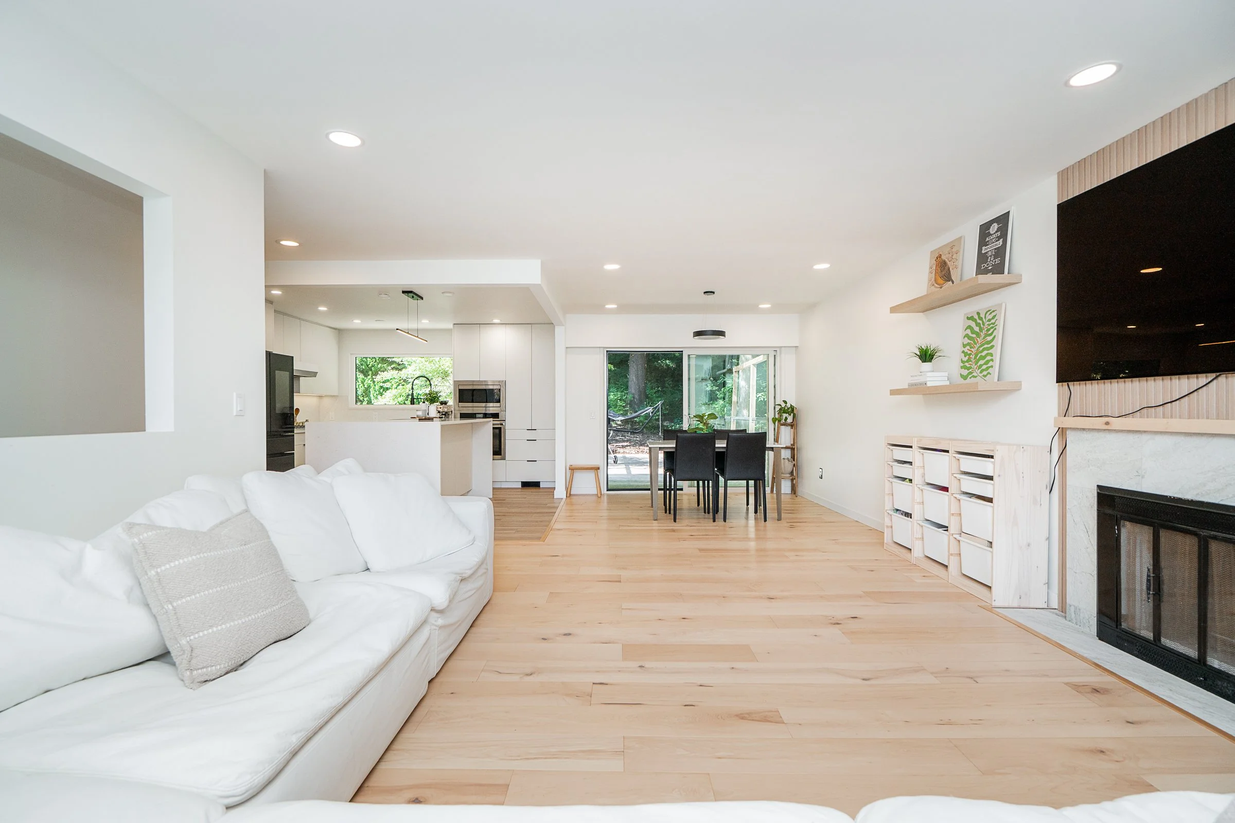 137-College-Park-Way-Port-Moody-Carolyn-Pogue-Best-Port-Moody-Real-Estate-Agent-in-College-Park-5.jpg