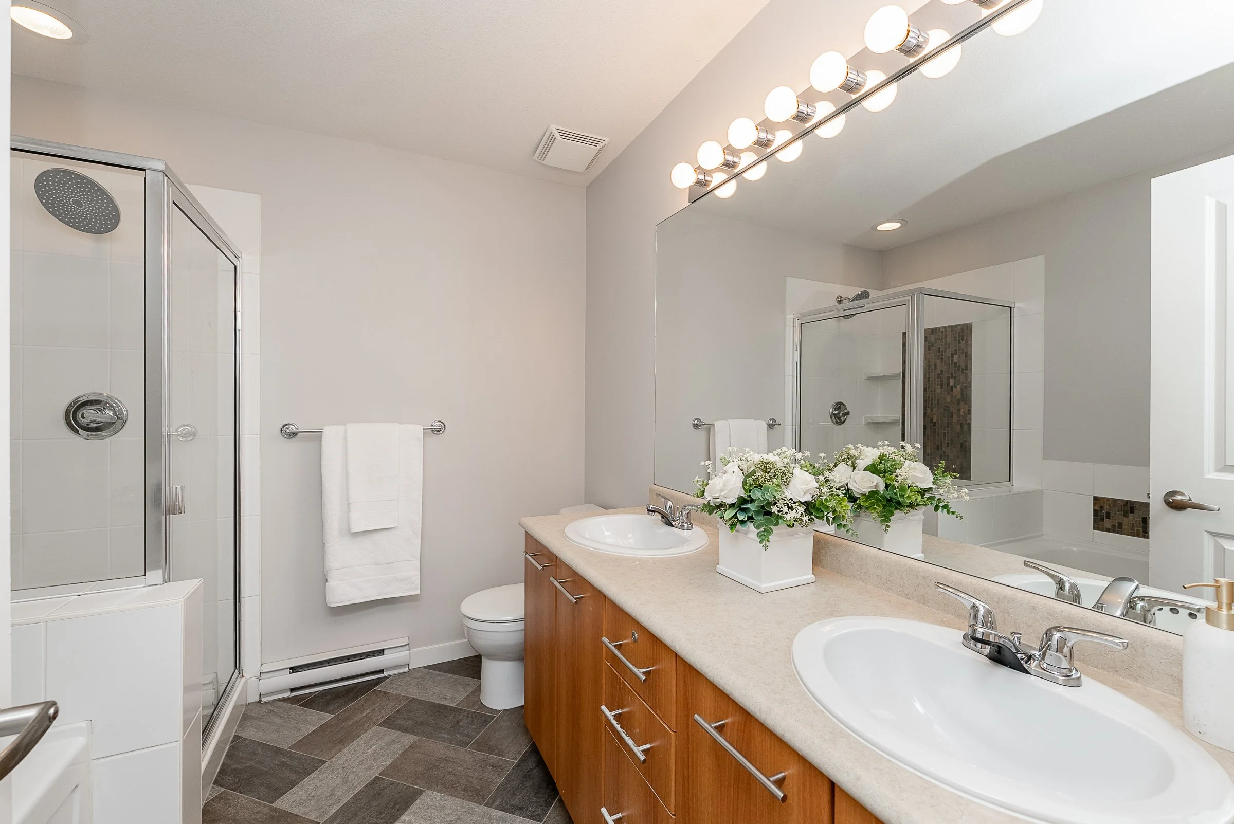 Klahanie-Townhome-For-Sale-17-100-Klahanie-Drive-Port-Moody-Carolyn-Pogue-Best-Port-Moody-Real-Estate-Agent-17.jpg