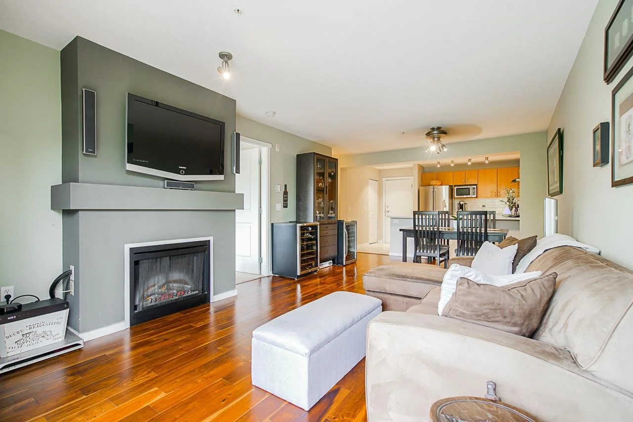 313-200-Klahanie-Drive-Port-Moody-Condo-For-Sale-Carolyn-Pogue-Port-Moody-Realtor-11.jpeg