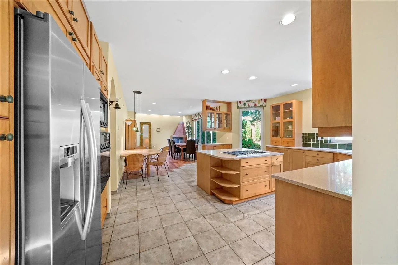 201-Princeton-Avenue-College-Park-Port-Moody-Carolyn-Pogue-Best-Port-Moody-Real-Estate-Agent-17.jpeg
